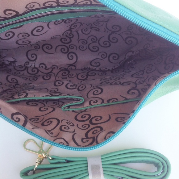 Peek A Boo Purse - Picture 4 of 6